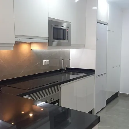 דירה Luxury Beachfront With Pool *
