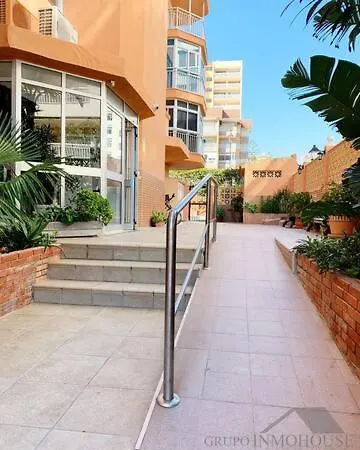 דירה Luxury Beachfront With Pool