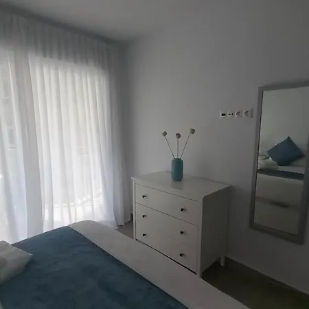 דירה Luxury Beachfront With Pool *